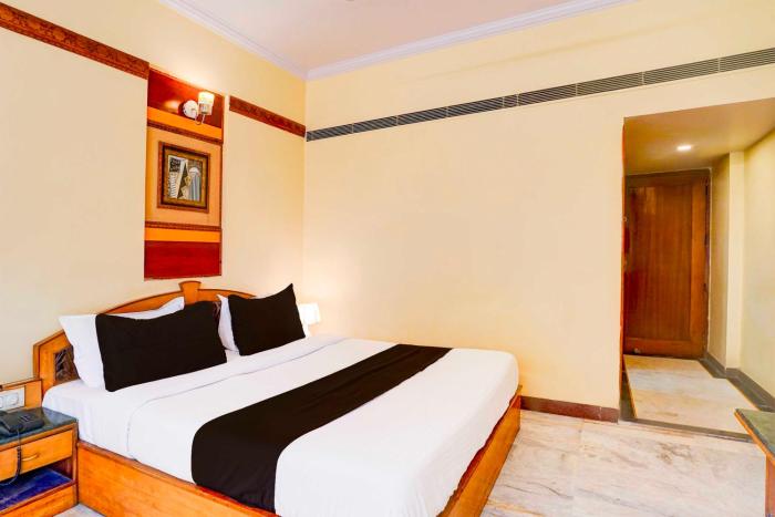 townhouse oak jaipur arya square shopping mall