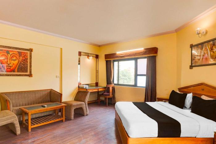 townhouse oak jaipur arya square shopping mall
