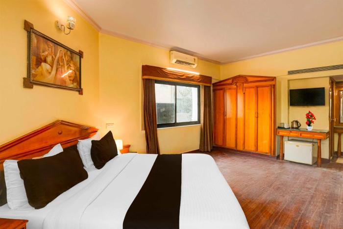 townhouse oak jaipur arya square shopping mall