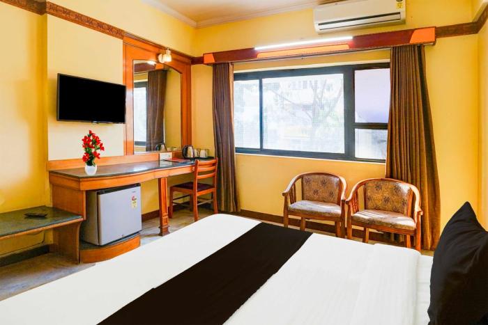 townhouse oak jaipur arya square shopping mall
