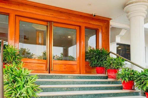townhouse oak jaipur arya square shopping mall
