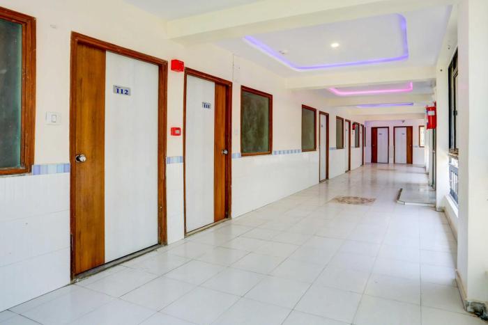 hotel o ambawadi bus terminal near ahmedabad airport