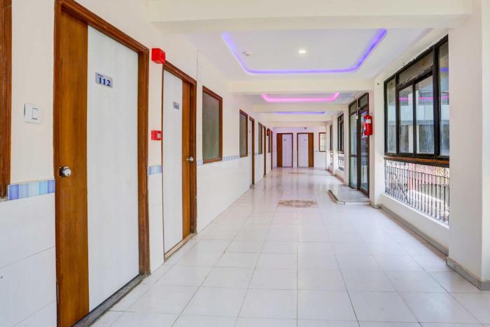 hotel o ambawadi bus terminal near ahmedabad airport