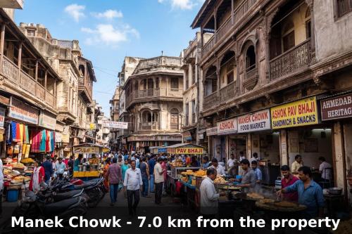 hotel o ambawadi bus terminal near ahmedabad airport