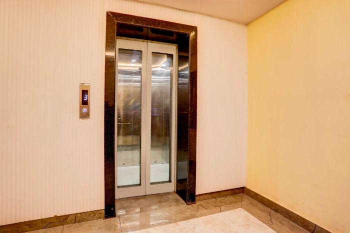 super townhouse oak dhanbad central near golf ground