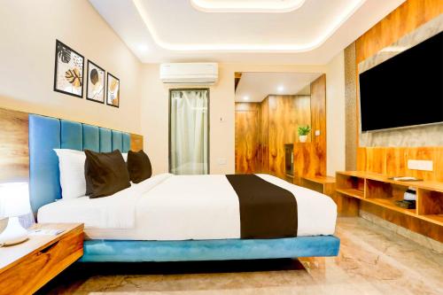 super townhouse oak dhanbad central near golf ground