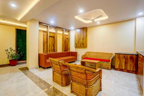 super townhouse oak dhanbad central near golf ground