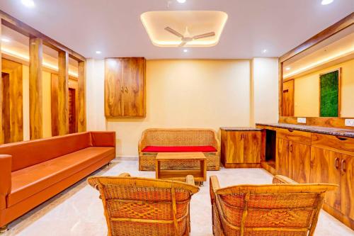 Super Townhouse Oak Dhanbad Central Near Golf Ground,Plot No 823,Sinha Gas Agency, Luby Circular Road, Hirapur,Dhanbad,Jharkhand,826001,India,4 star