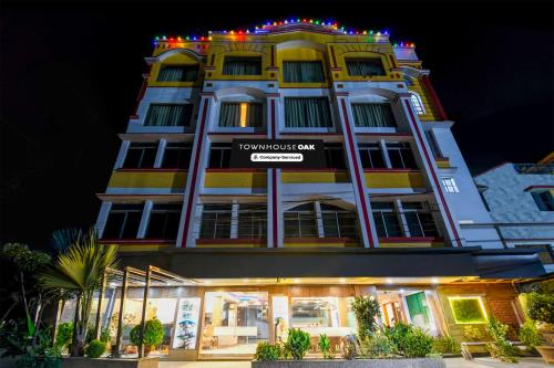 super townhouse oak dhanbad central near golf ground