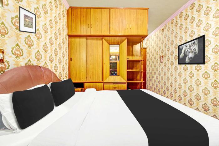 collection o residency road srinagar