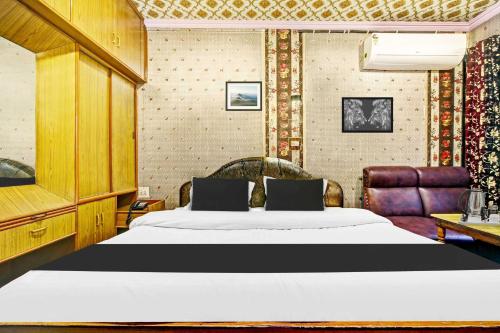 collection o residency road srinagar