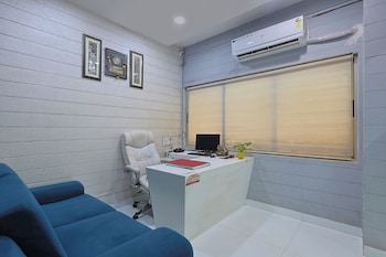 Hotel Shiv Vatika,,3 star