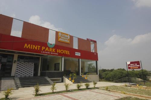 hotel mint park