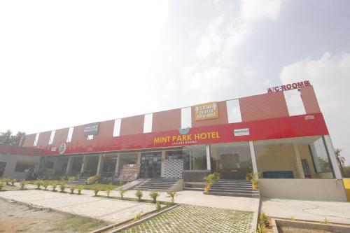 hotel mint park