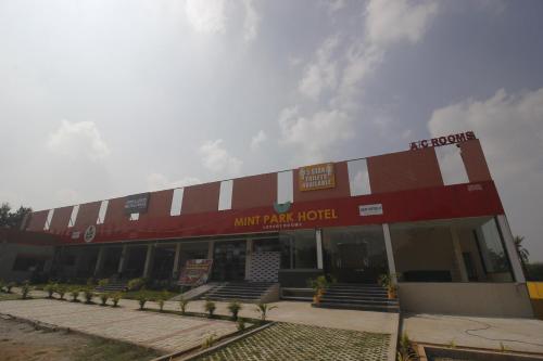 hotel mint park