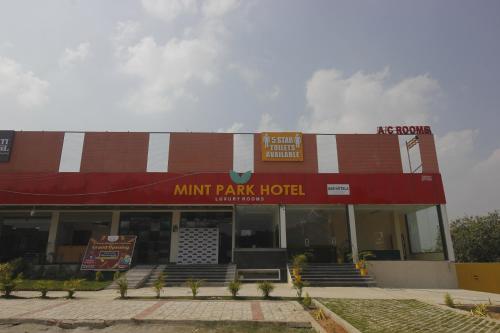 hotel mint park