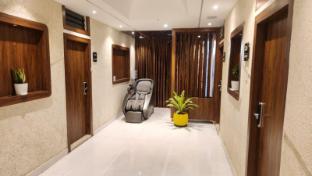 srinivasa royal stay