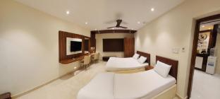 srinivasa royal stay