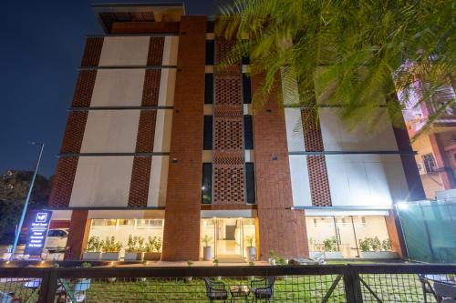 hotel limon sector 45 gurgaon