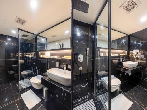 hotel limon sector 45 gurgaon