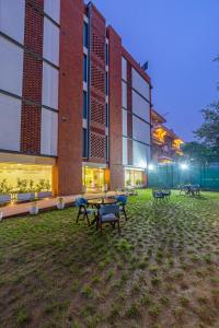 hotel limon sector 45 gurgaon