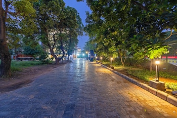 hotel limon sector 45 gurgaon