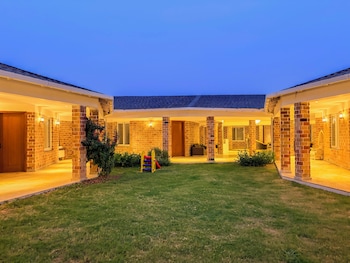 spree farmstay faridabad
