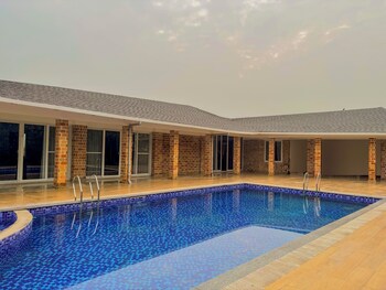 spree farmstay faridabad
