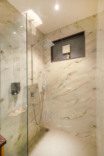 hotel comfort court