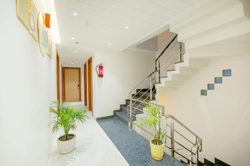 hotel comfort court