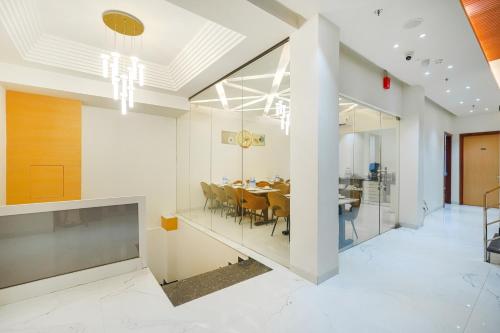 hotel comfort court