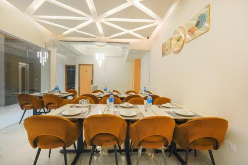 hotel comfort court