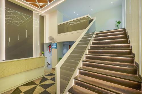 hotel comfort court