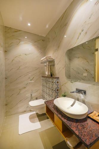 hotel comfort court