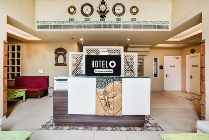 hotel o new aatish market metro station