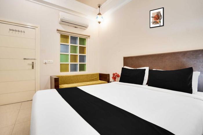 hotel o new aatish market metro station