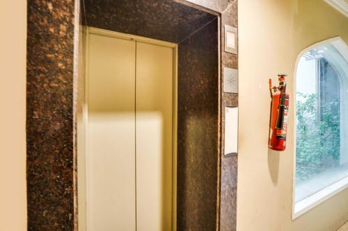 hotel o new aatish market metro station