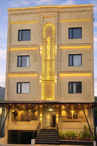 hotel ganga palace near har ki pauri 1 5km