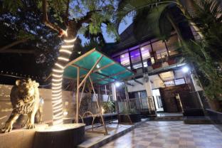 luxe villa kandivali east