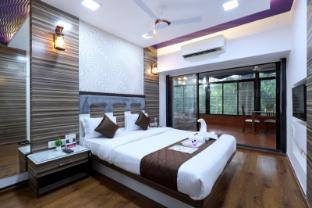 luxe villa kandivali east