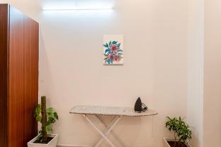 the lodgers hotel near medanta hospital sector 38