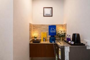 the lodgers hotel near medanta hospital sector 38