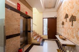 the lodgers hotel near medanta hospital sector 38