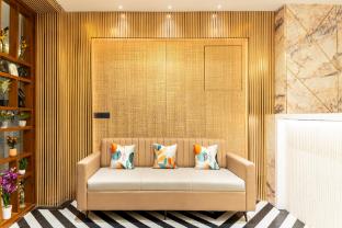 pinnacle udaipur boutique rooftop pool hotel near the lakes