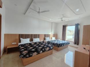 hotel pilgrim near golden temple