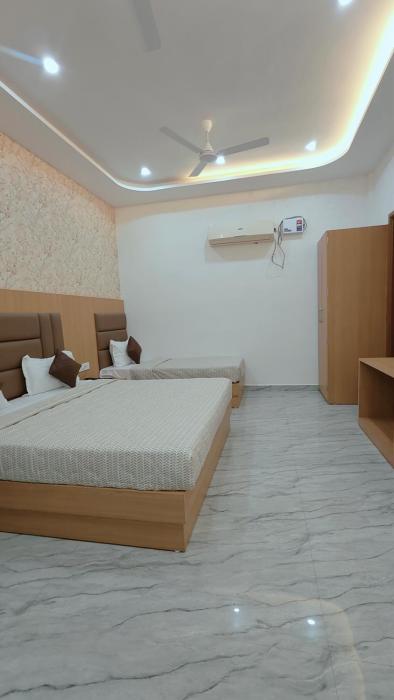 hotel pilgrim near golden temple