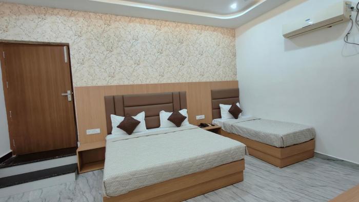 hotel pilgrim near golden temple