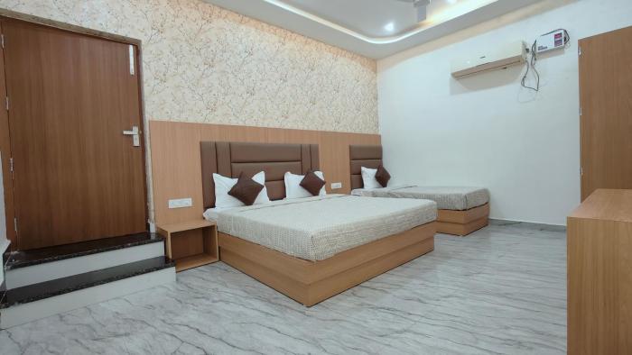 hotel pilgrim near golden temple