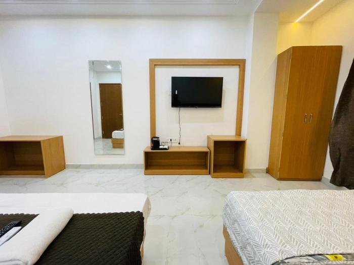 hotel pilgrim near golden temple