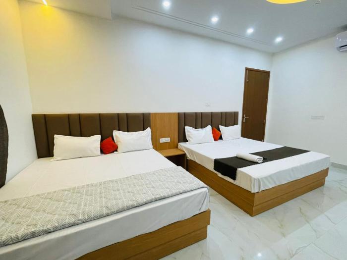 hotel pilgrim near golden temple